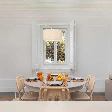 Whome Timeless Design Meets Convenience * ליסבון